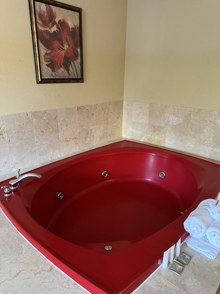 Country Suites Absecon (Atlantic City, NJ) Honeymoon Studio Suite, 1 King Bed, Non Smoking, Hot Tub 7