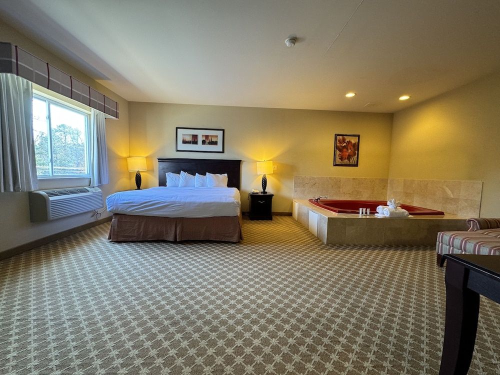 Country Suites Absecon (Atlantic City, NJ) Honeymoon Studio Suite, 1 King Bed, Non Smoking, Hot Tub 3