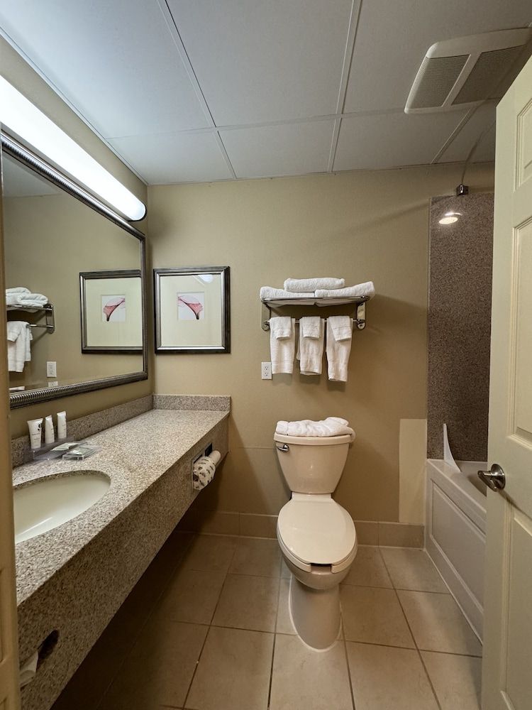 Country Suites Absecon (Atlantic City, NJ) Studio Suite, 2 Queen Beds, Non Smoking, Jetted Tub 9