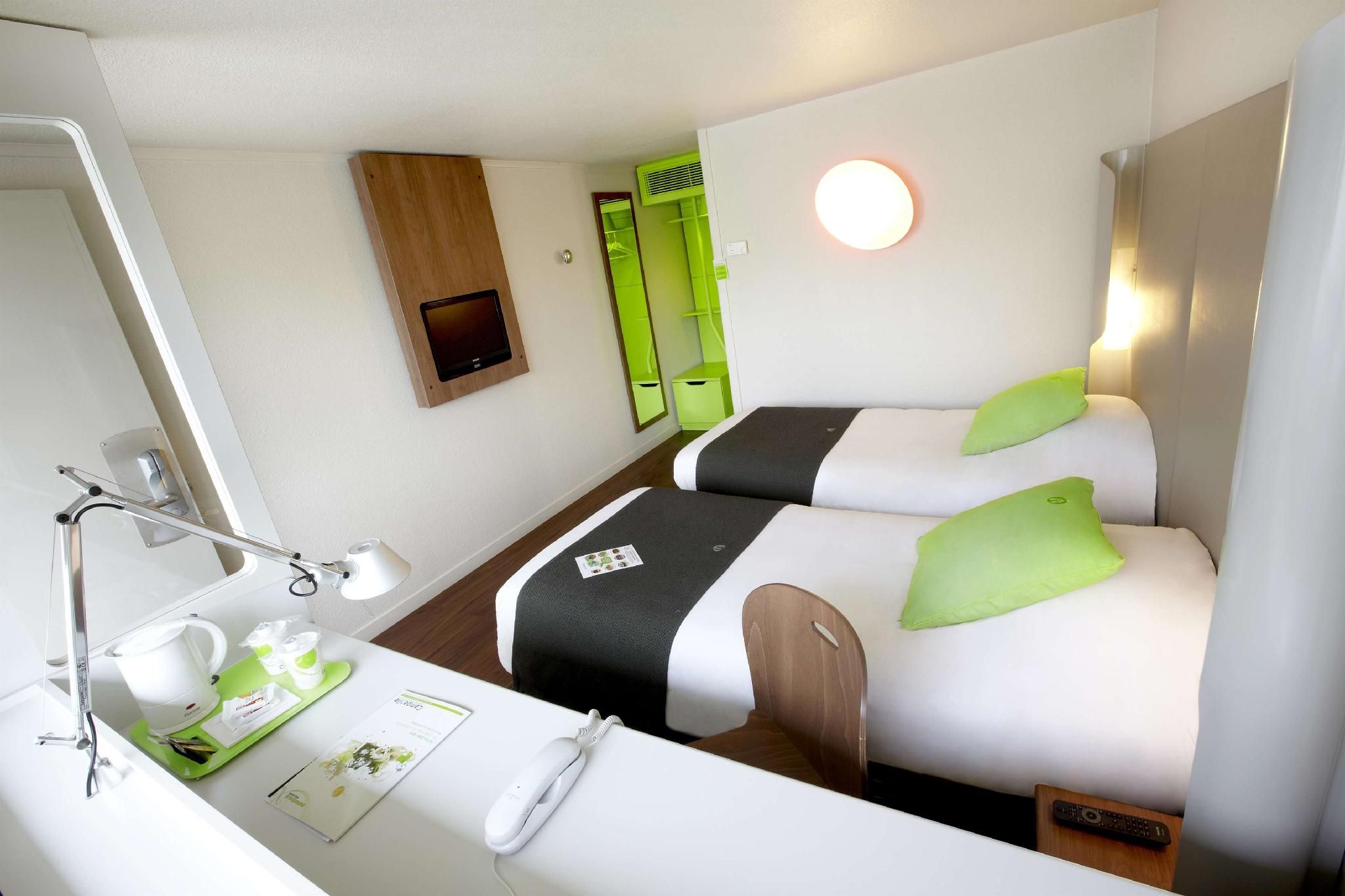 2 Single Beds