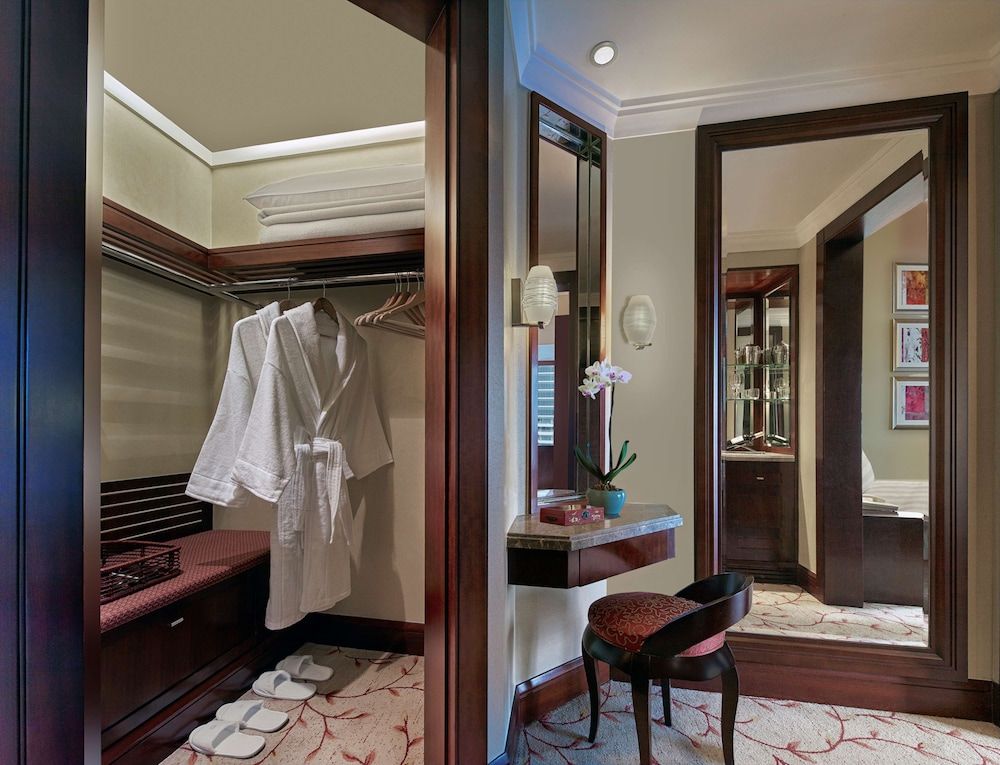 Futian Shangri-La Shenzhen Deluxe Room, 1 King Bed 3