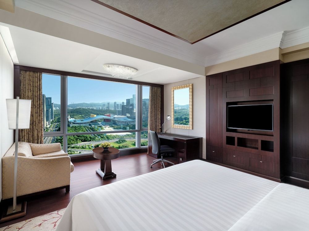 Futian Shangri-La Shenzhen Deluxe Room, 1 King Bed