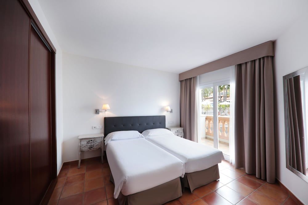 Hotel La Pergola Mallorca Superior Apartment, 1 Bedroom, Balcony (2 adults and 2 children)