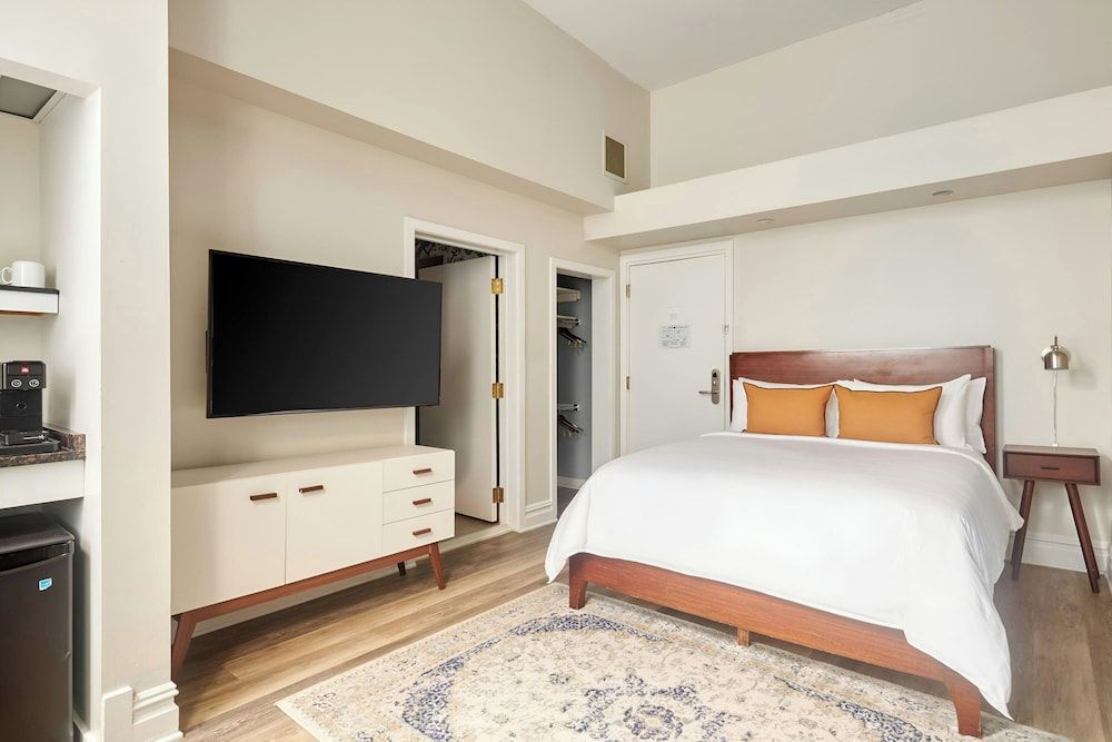 undefined The Arco Hotel Midtown Village, Sonder by Marriott Bonvoy 7