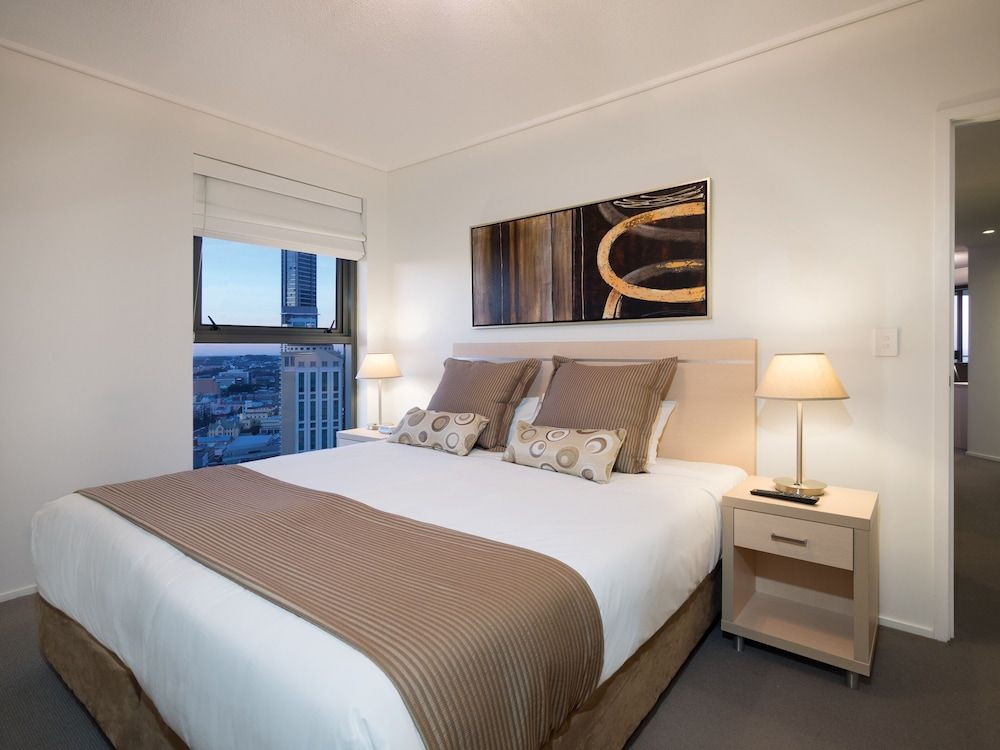 Oaks Brisbane Aurora Suites 3 Bedroom Apartment - No Housekeeping