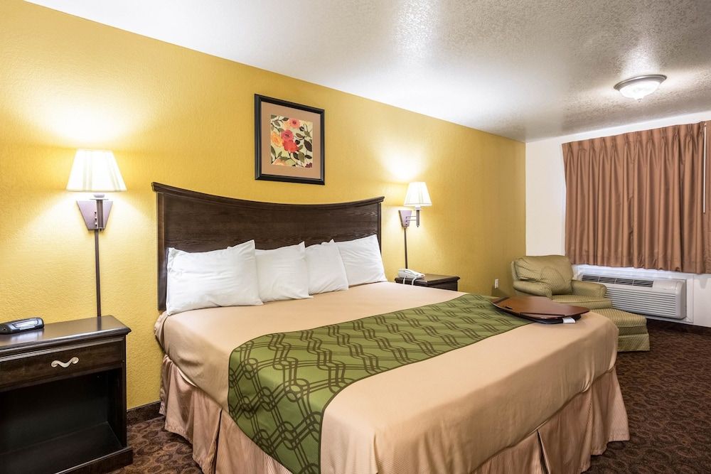 Standard Room, 1 King Bed, Smoking