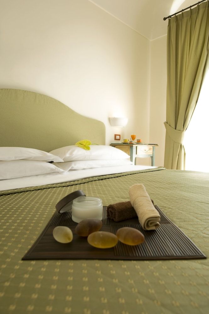 Hotel Margherita Double Room, Garden View 3