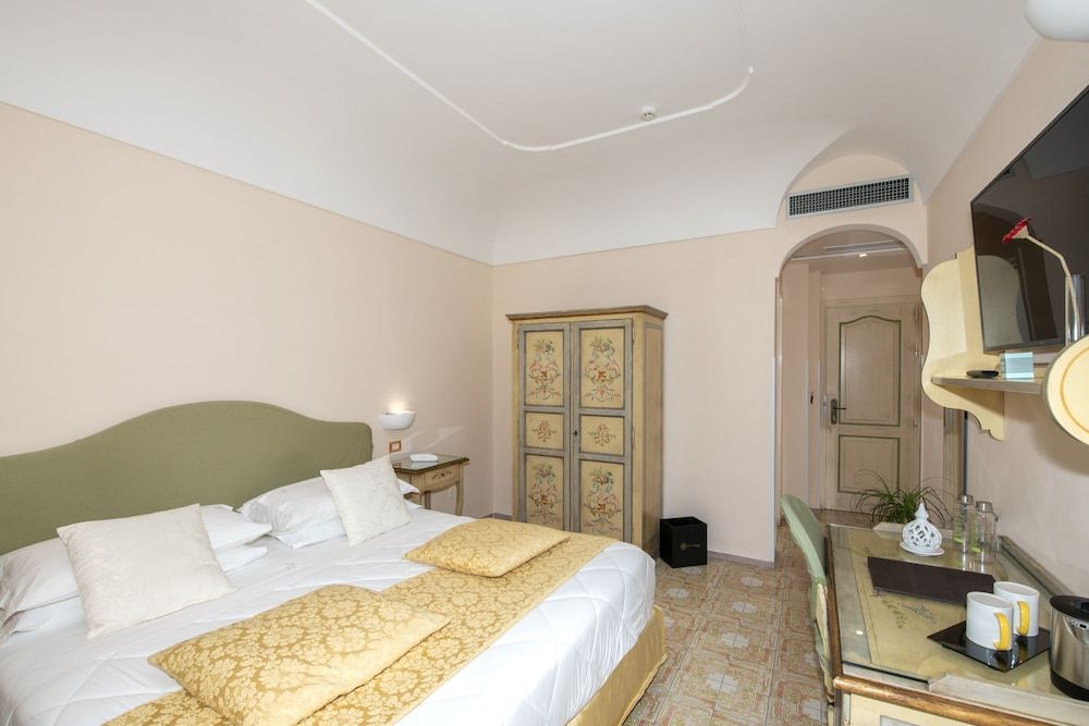 Hotel Margherita Superior Double Room, Sea View 2