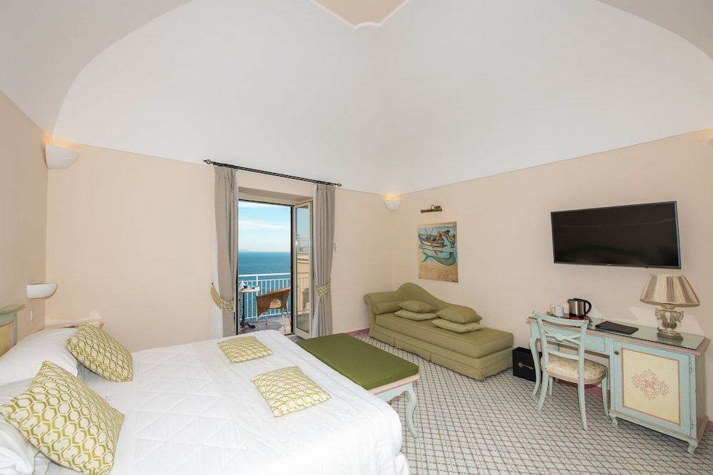 Hotel Margherita Deluxe Double or Twin Room, Sea View 4