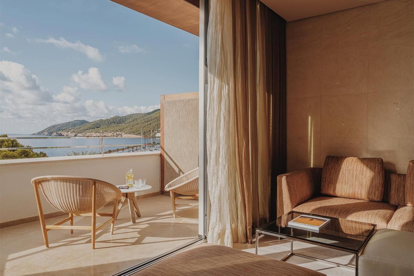 Grand Suite with Sea View & SPA access- Cloud 9