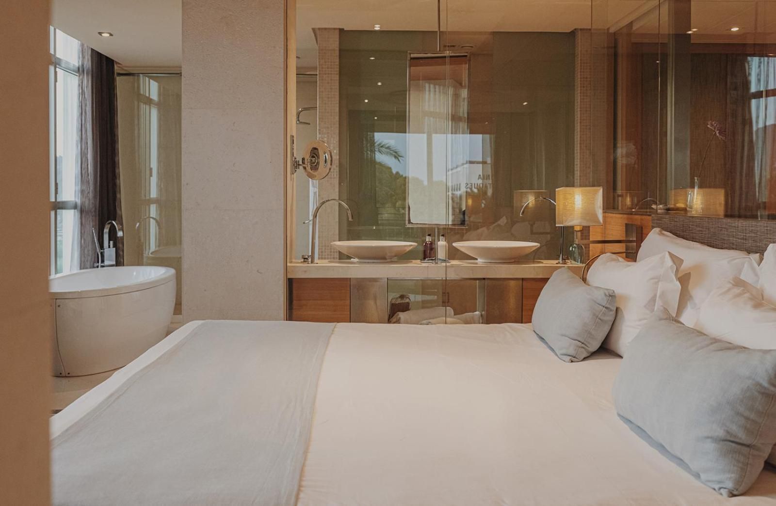 Grand Corner Suite with Large Terrace, Sea View, Exterior Bathtub & SPA access