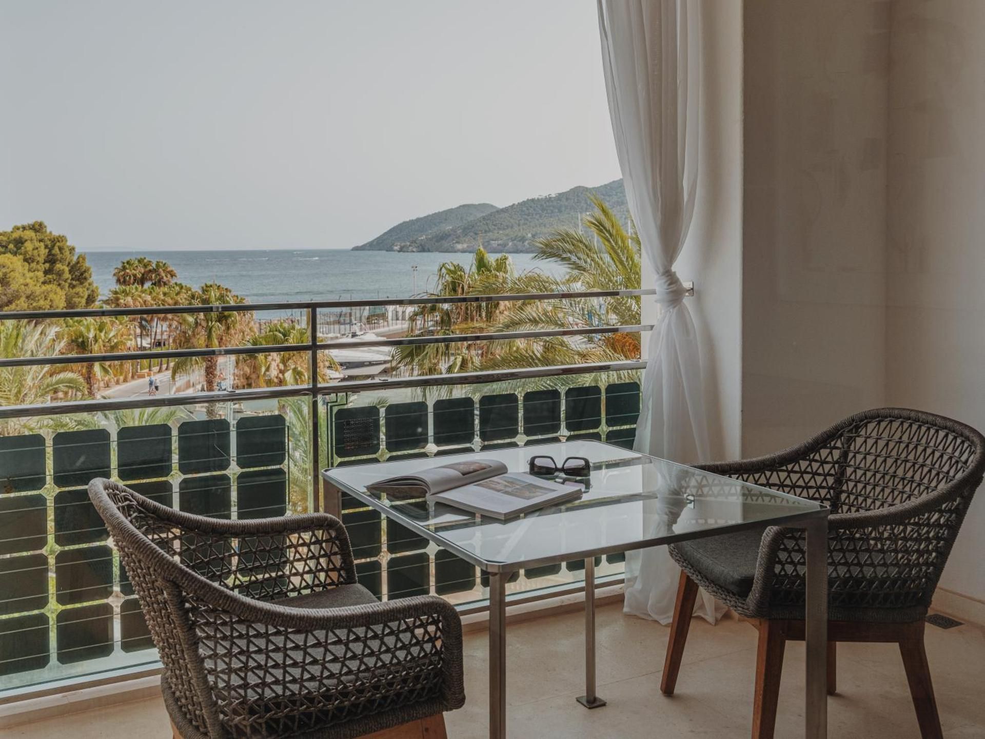 Junior Suite with Terrace, Sea View & & SPA access