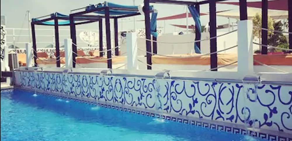 undefined Ushuaia Hotel & Clubbing 2