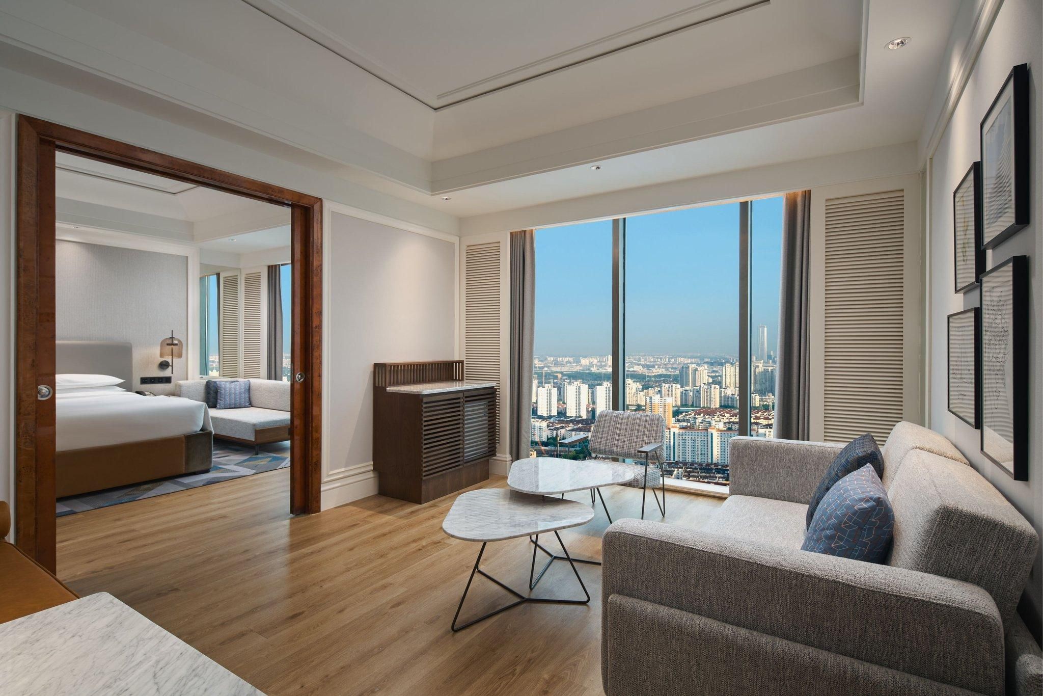 Deluxe River View Suite, Suite, 1 King, River view
