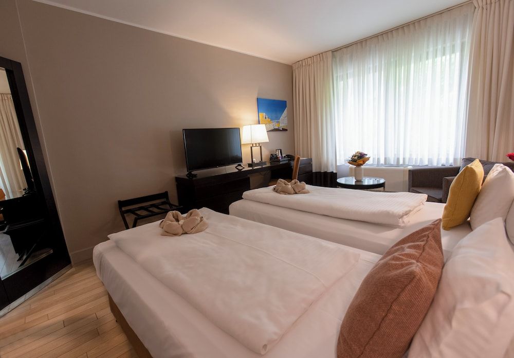 Lions Garden Hotel Superior Double or Twin Room 2