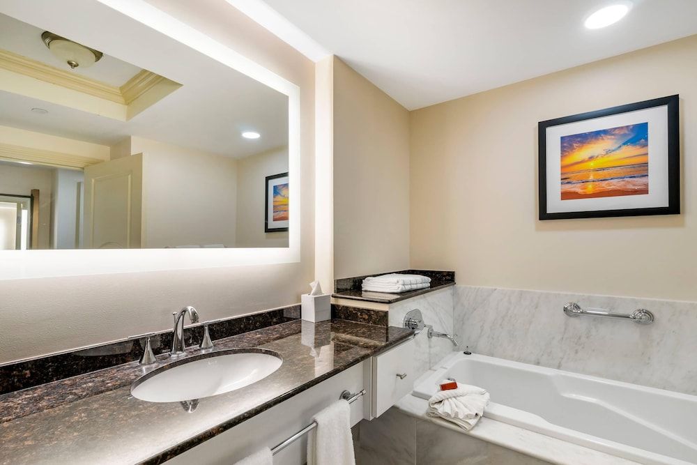 Wyvern Hotel, an Ascend Collection Hotel Room, 2 Queen Beds, Non Smoking 3