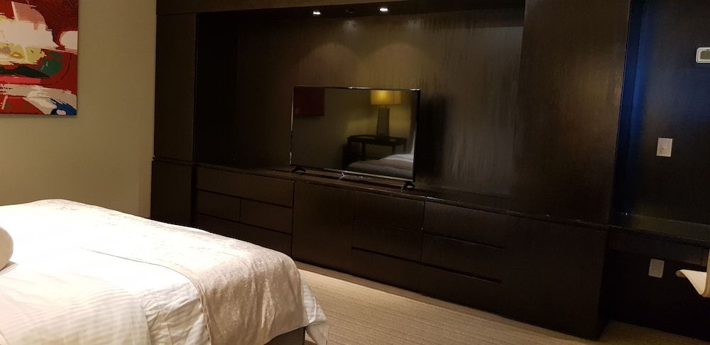 Antaris Cintermex Suite (Presidential Suite) 4