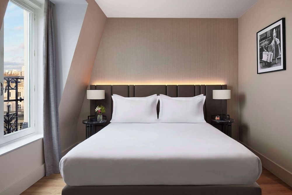 undefined NH Paris Gare De l'Est 9