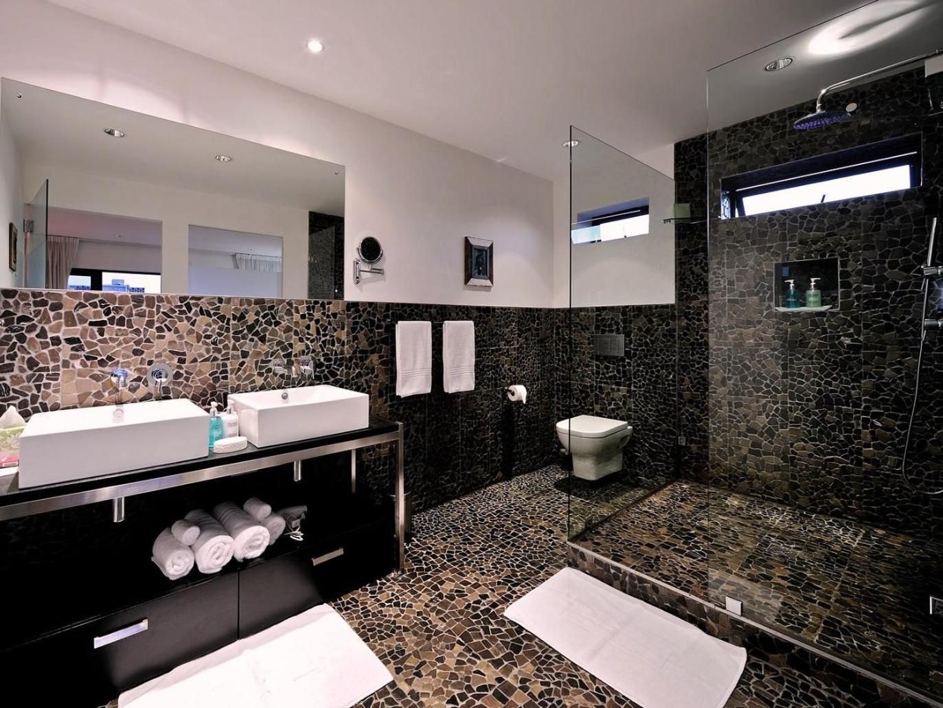 Large Deluxe Seafacing Double Room with Balcony