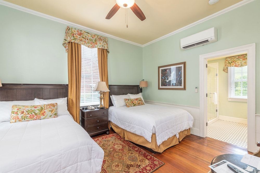 Beaufort Inn Courtyard Two Doubles