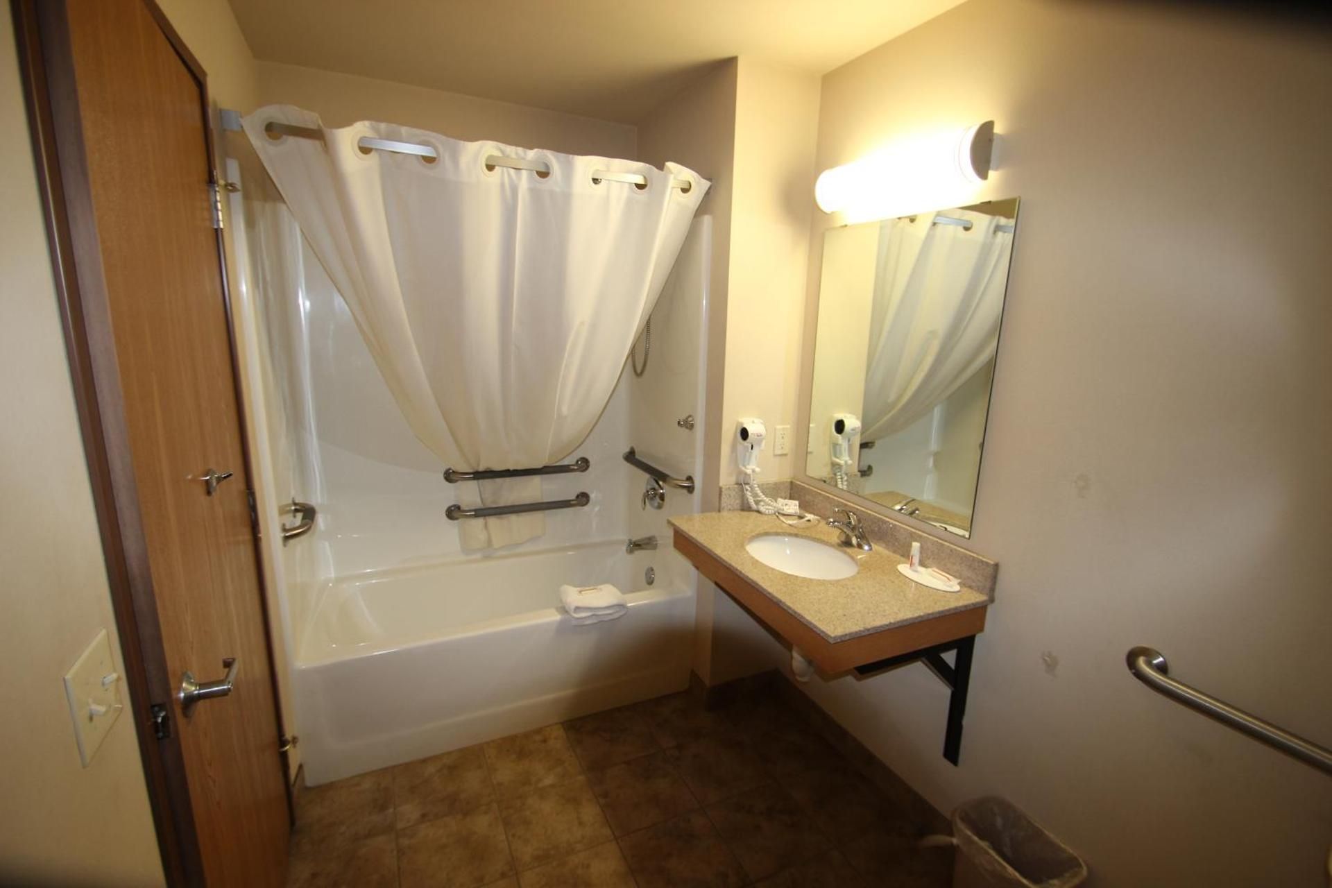 King Room - Disability Access/Non-Smoking