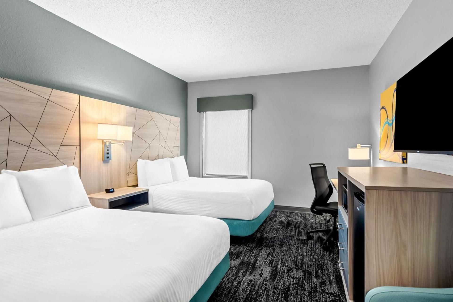 2 queen beds, nonsmoking