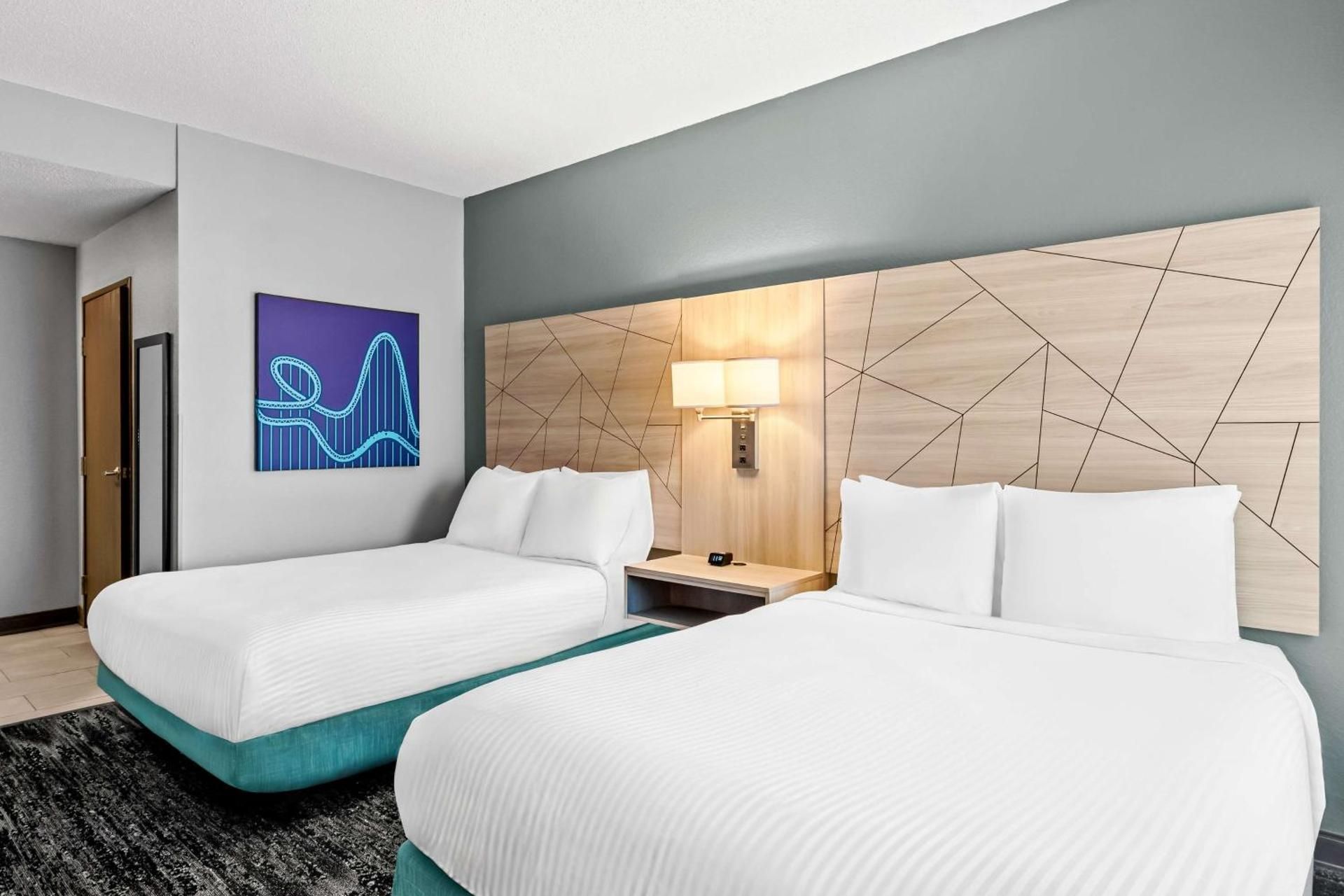 2 queen beds, nonsmoking