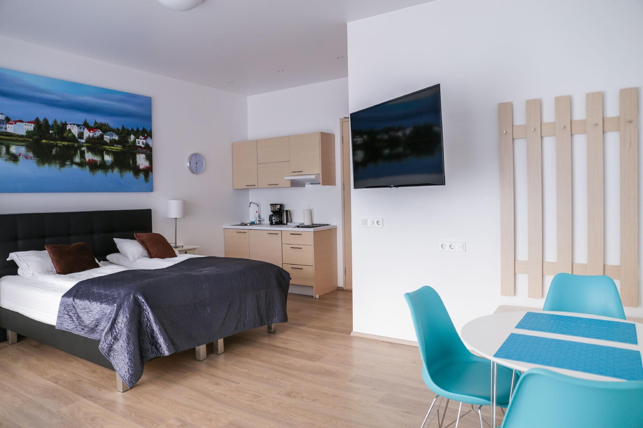 Studio (2 Adults)