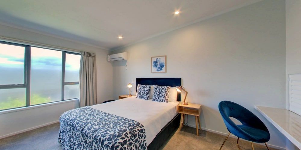 Alpine Lake Motor Lodge Studio, 1 Queen Bed, Jetted Tub 3