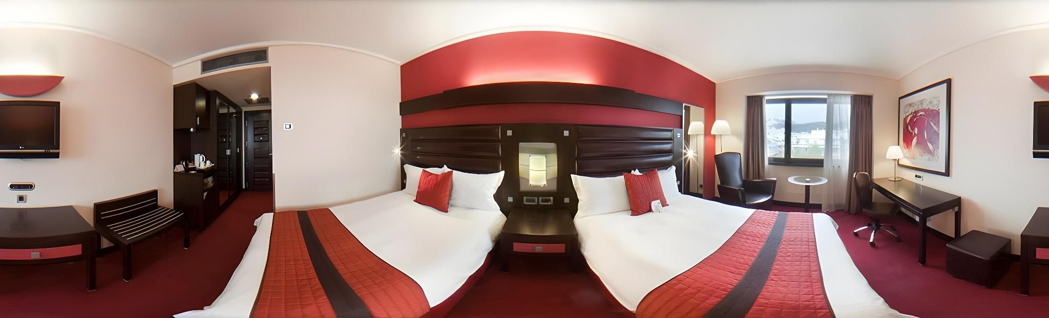 Queen with 2 Queen Beds - Smoking