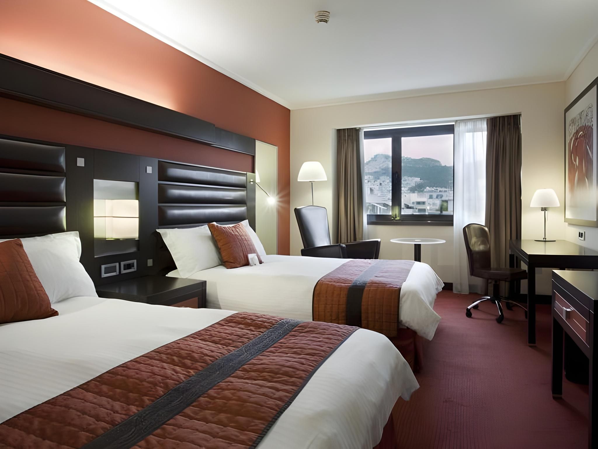 Queen with 2 Queen Beds - Smoking