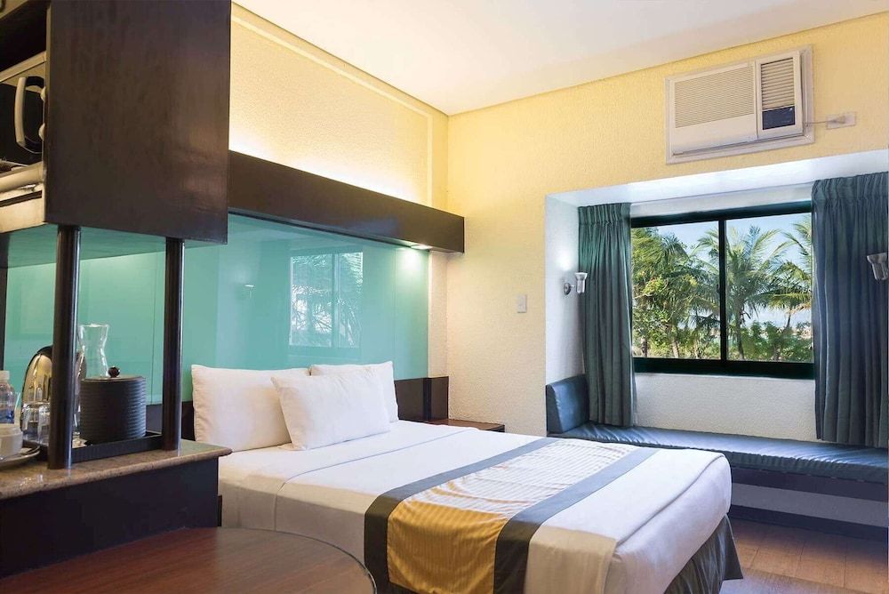 Standard Room, 1 Queen Bed, Accessible