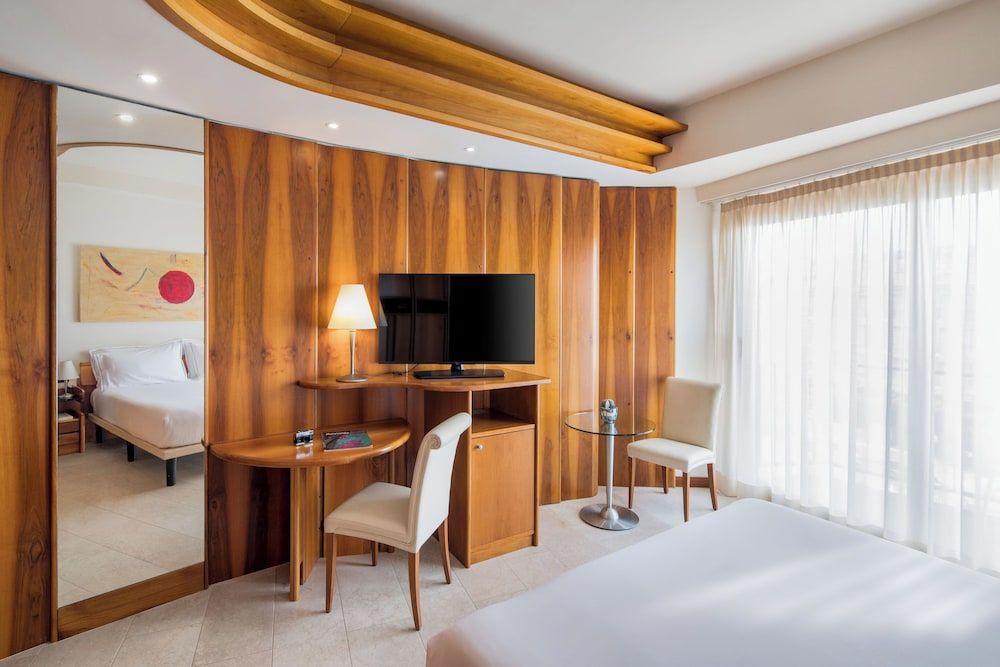 Executive Double Room, Balcony, Partial Sea View