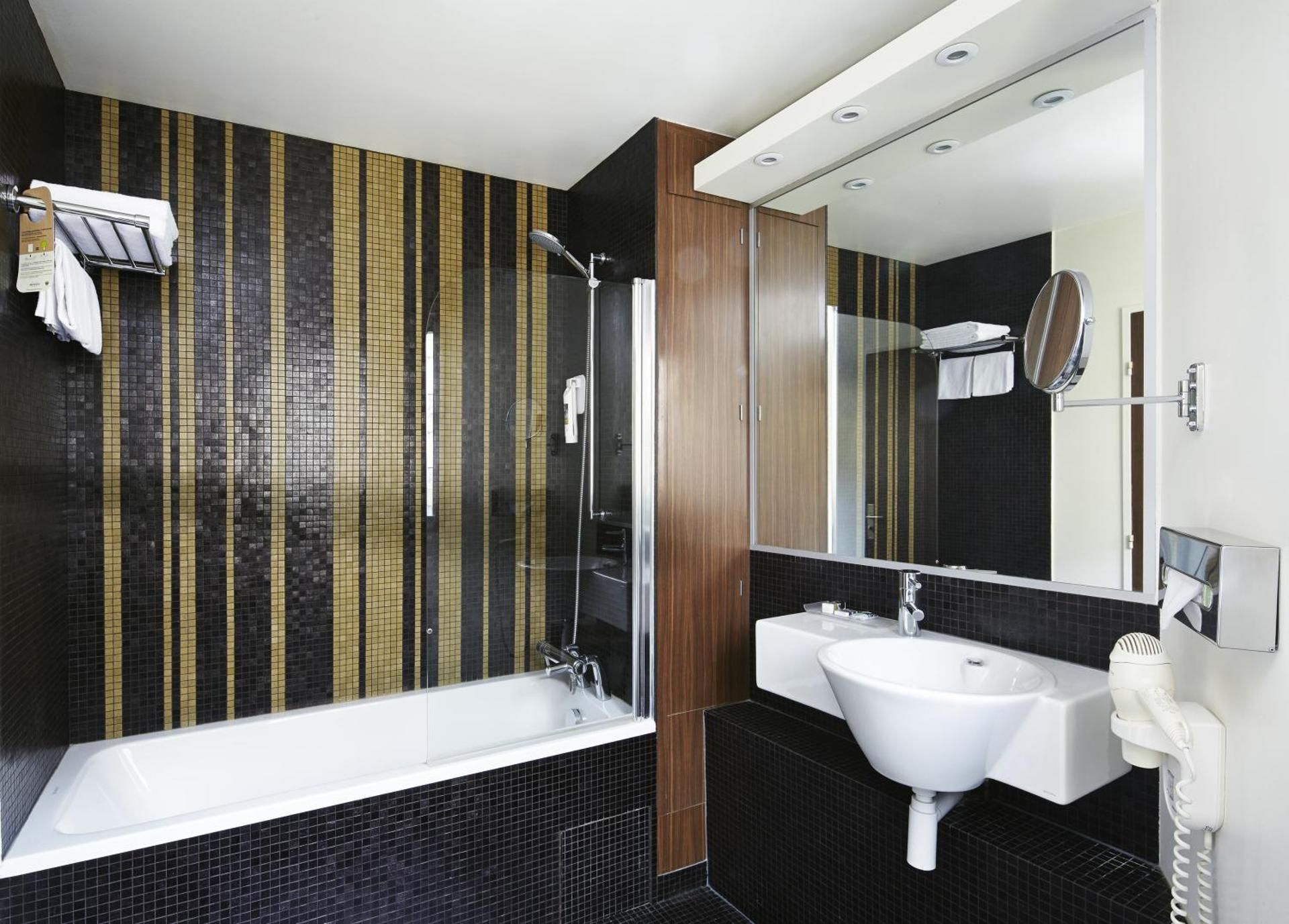 undefined Mercure Paris Bastille Saint Antoine 8