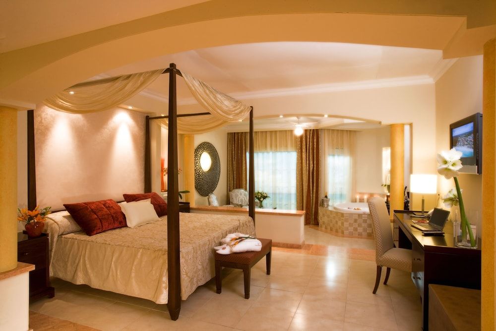 Junior Suite with Jacuzzi