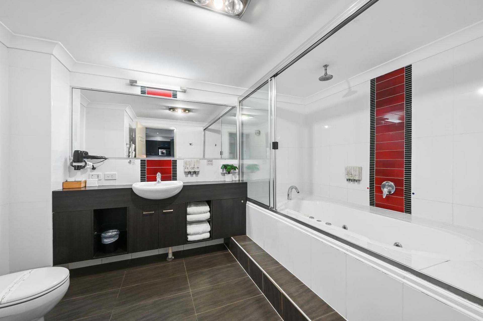 Platinum International Deluxe One Bedroom Apartment