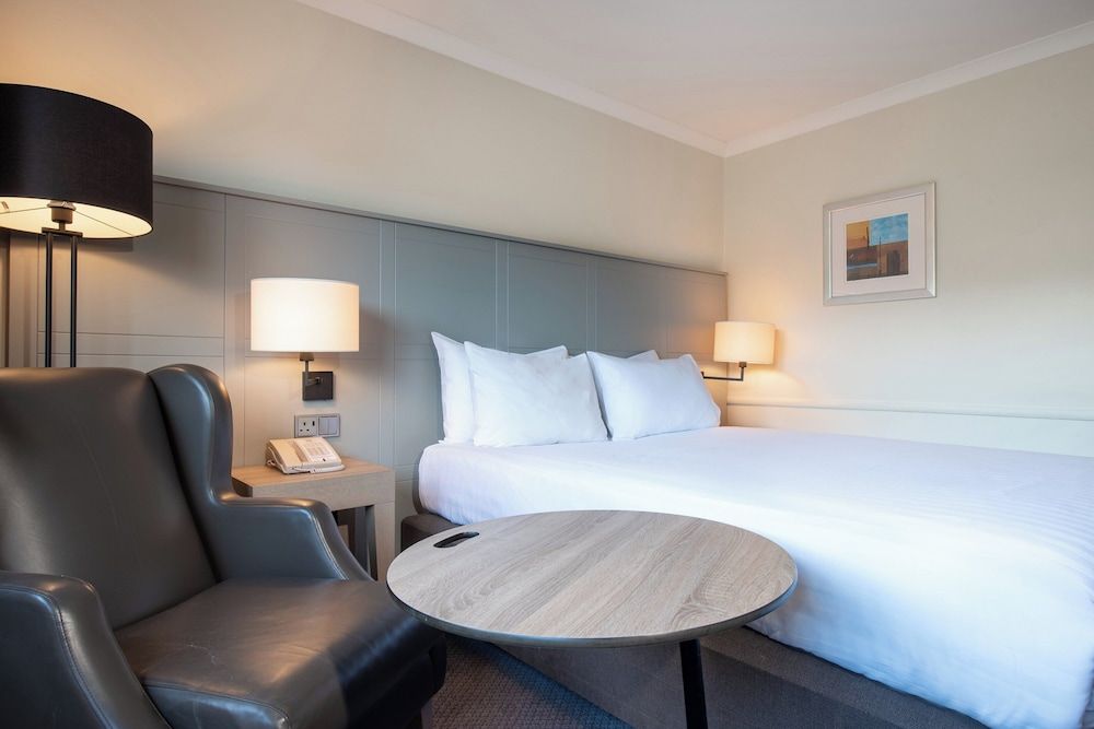 undefined Holiday Inn Edinburgh by IHG 10