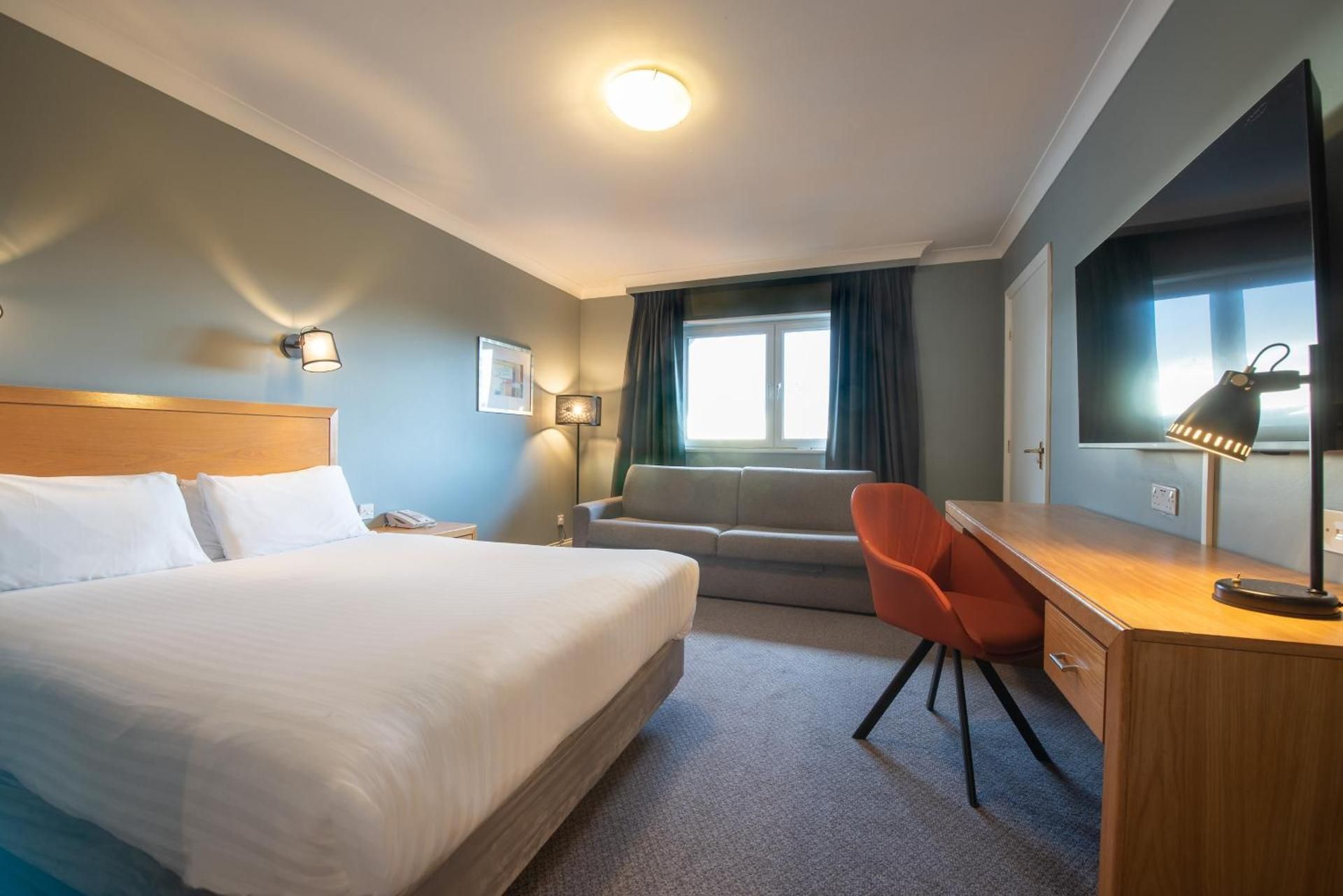 undefined Holiday Inn Edinburgh by IHG 4