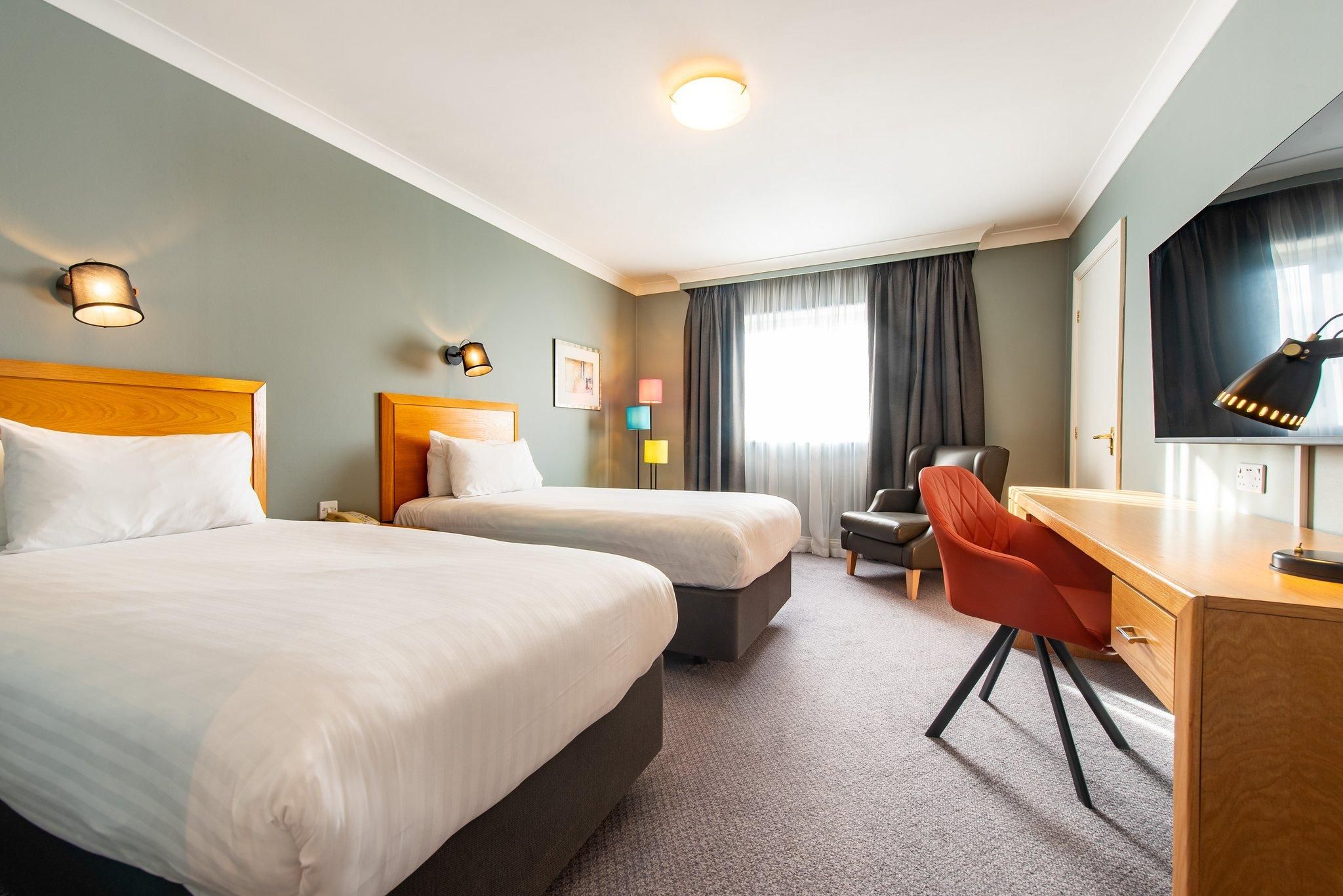 undefined Holiday Inn Edinburgh by IHG 3