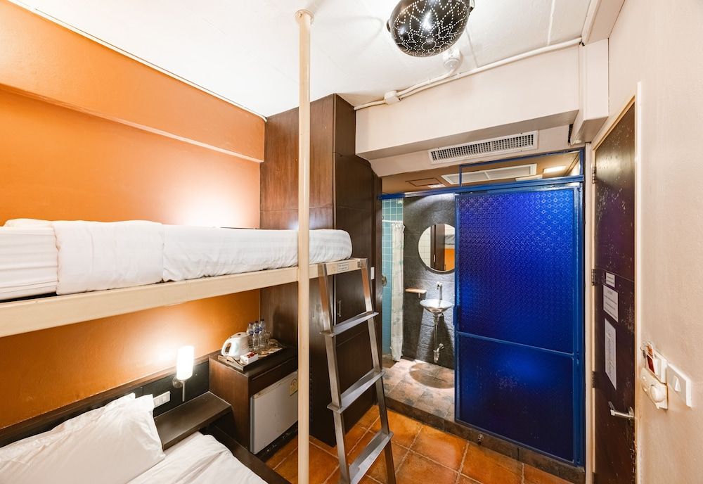 Collection O Diamond House Khaosan Standard Twin Room 2