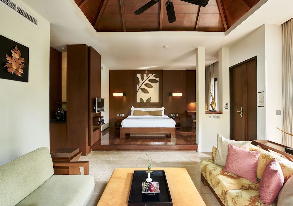 Suite, Jetted Tub, Garden Area