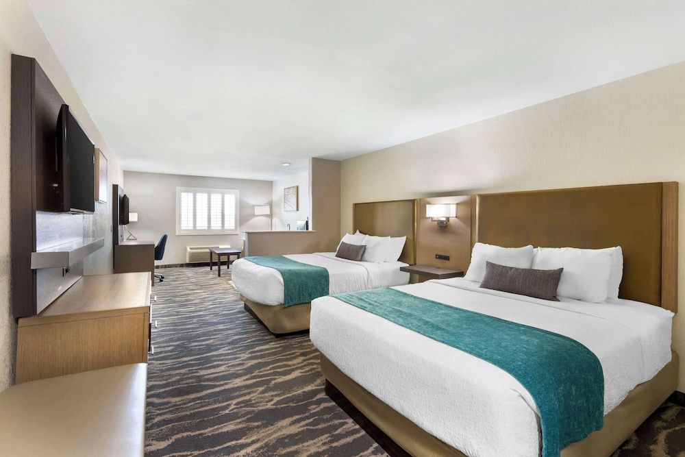 Best Western Plus Safford Suite, 2 Queen Beds, Non Smoking, Refrigerator & Microwave (with Sofabed)