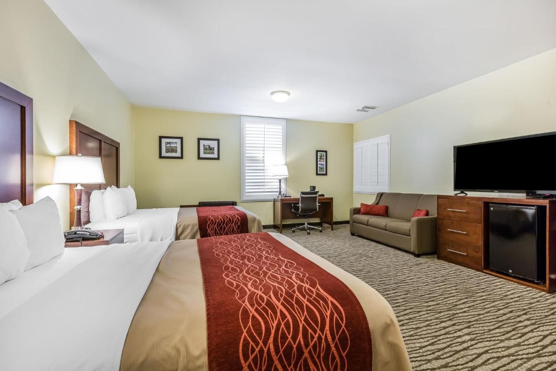 2 King Beds, Suite, Nonsmoking, Accessible