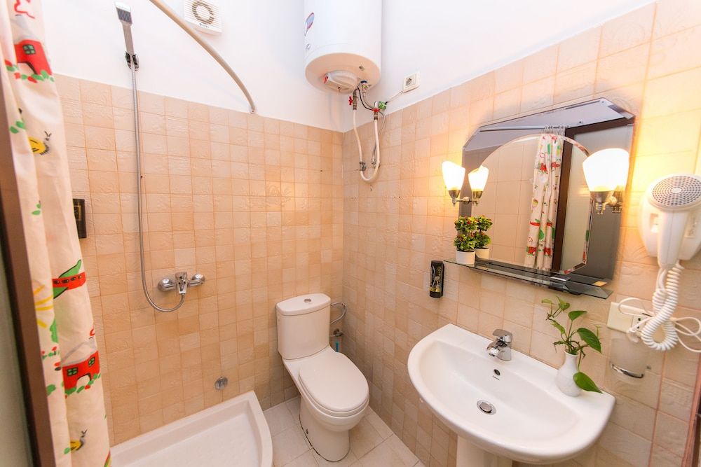 undefined Hotel Baron 4