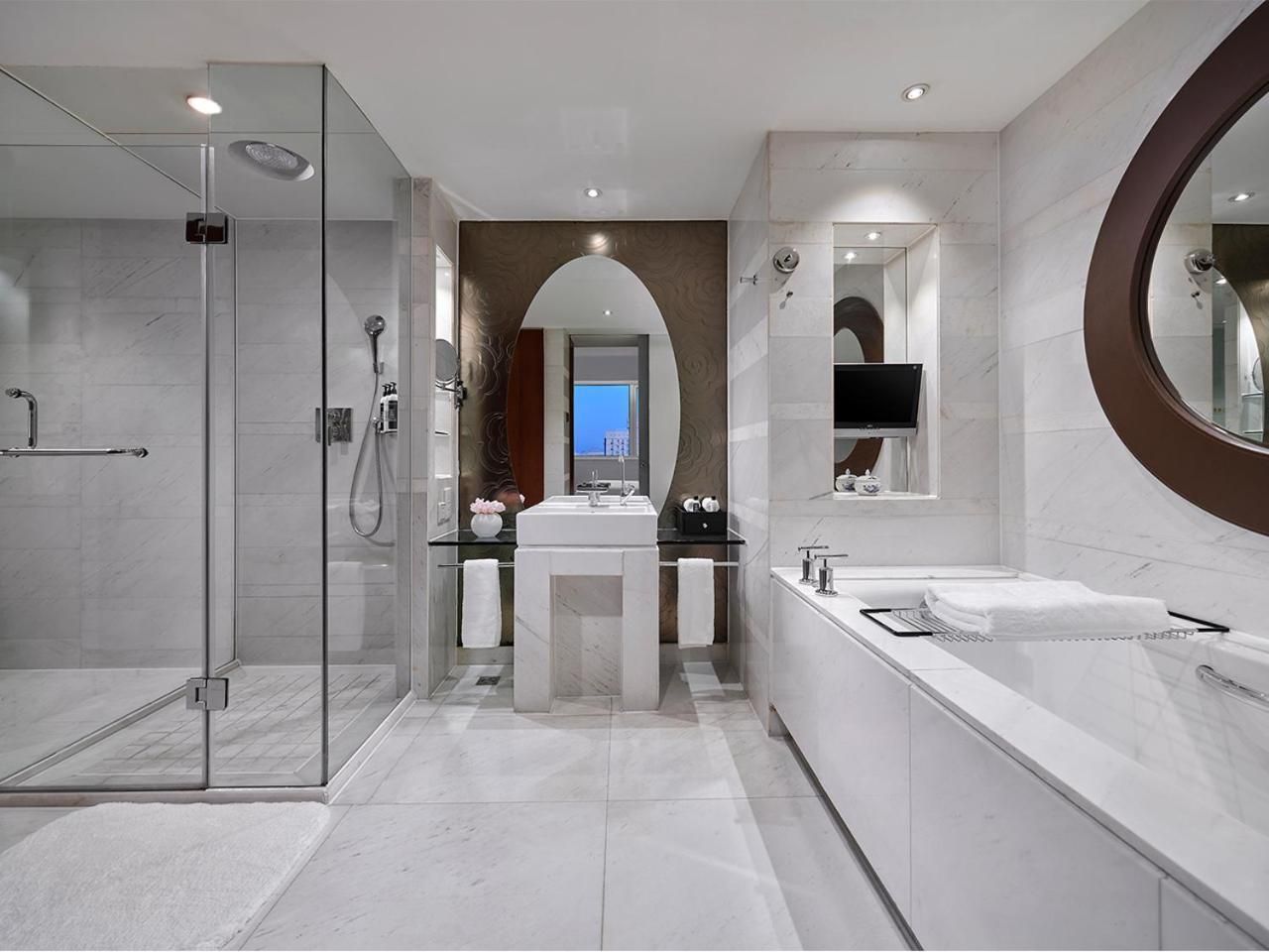 New Century - Deluxe Suite, City View
