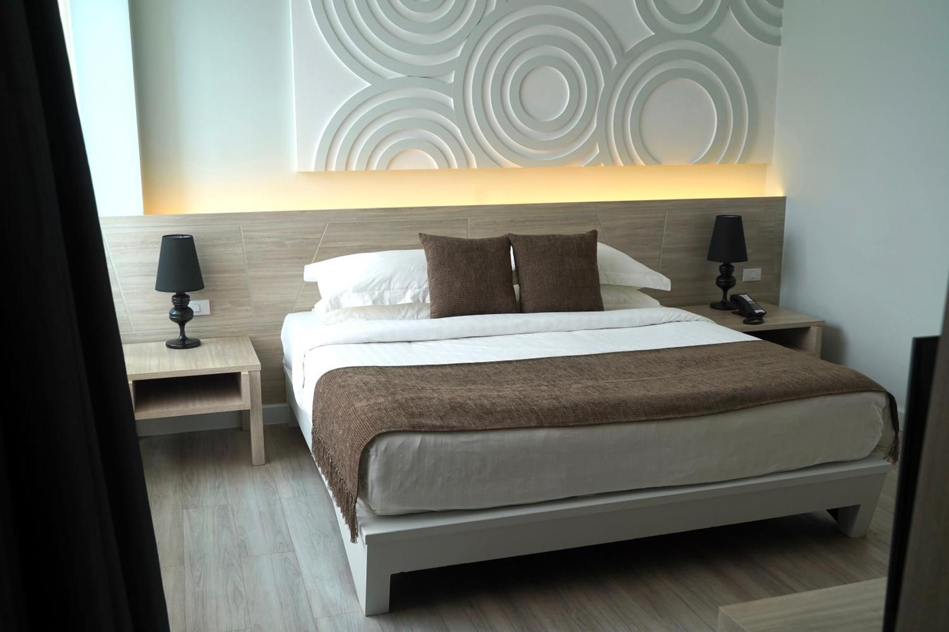 Best Western Chaweng Samui 1 Double Bed, Non-smoking, Deluxe Room, Flat Screen Television, City View, Mini Bar, Bath And Shower