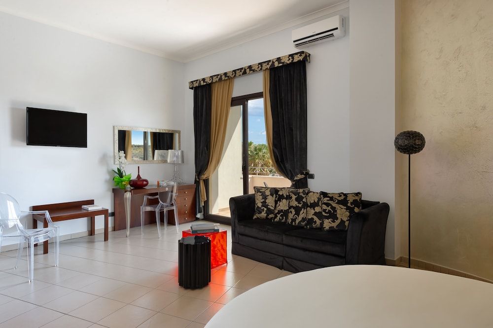 Grand Hotel Sofia Junior Suite, Multiple Beds 5