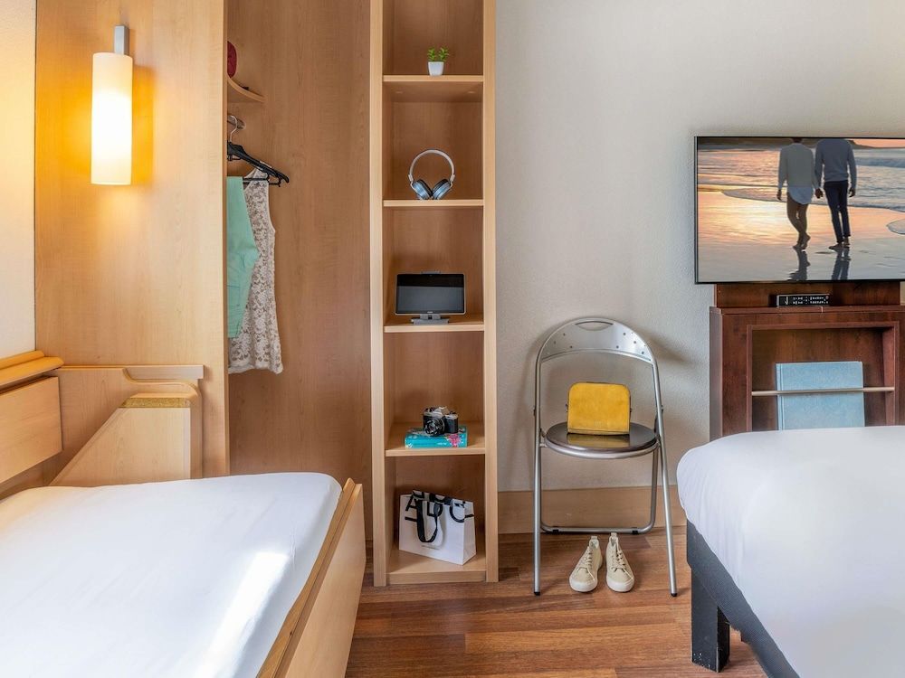 Room, Multiple Beds