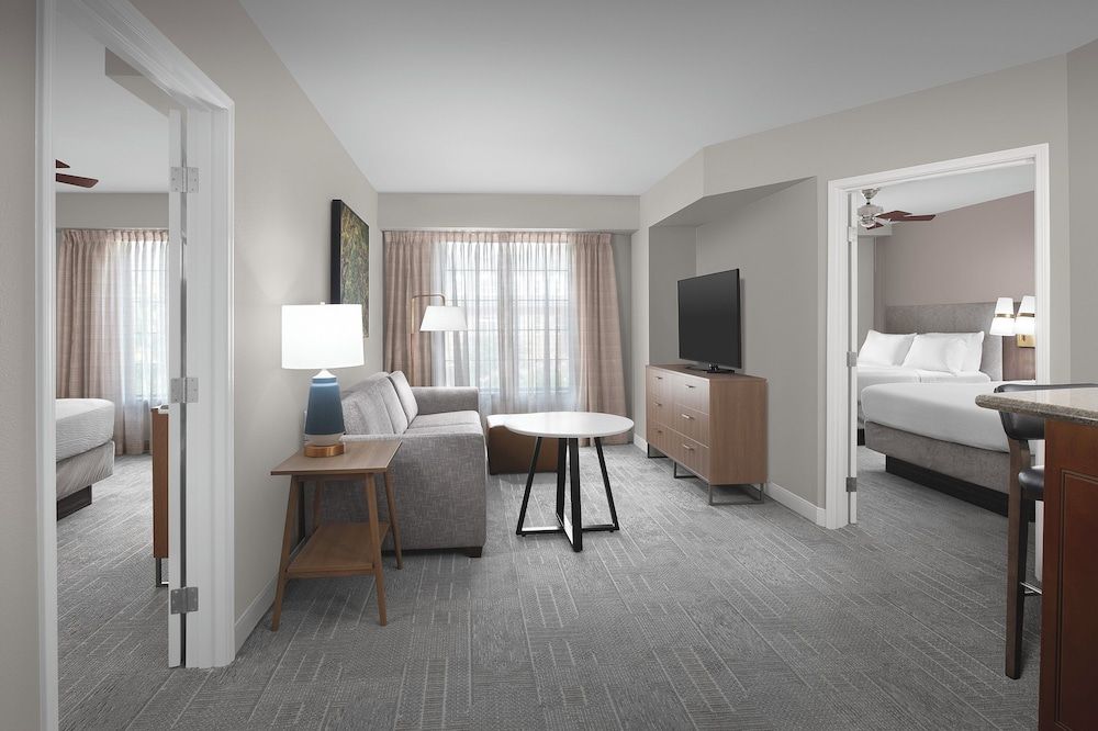 Suite, 2 Bedrooms, Kitchen (1 King Bed & 2 Queen Bed)