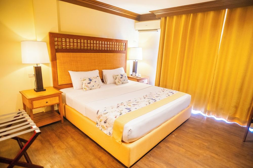 Boracay Tropics Resort Hotel Superior Room 4